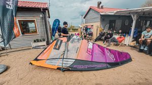 Maciek talks about batten tension