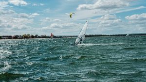 Windsurfing planing